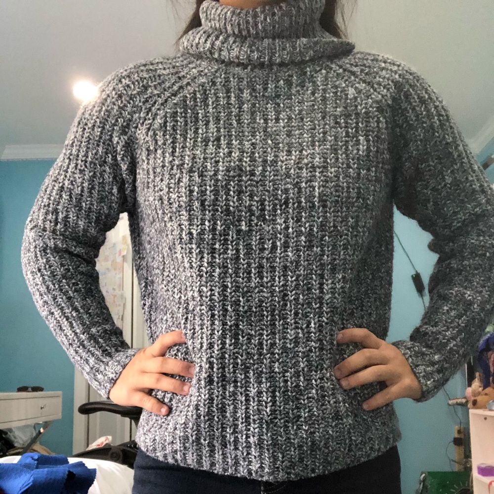 AEO blue and white fall/winter thick turtle neck